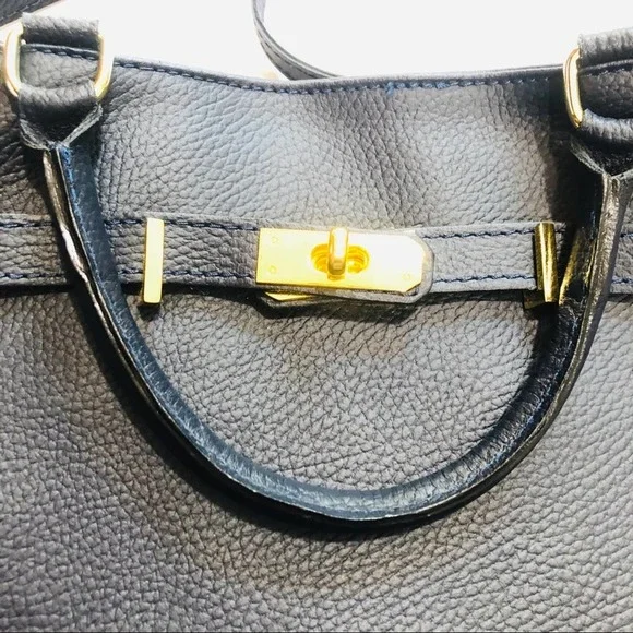 Sophisticated Navy Leather Tote Bag - Picture 2 of 15